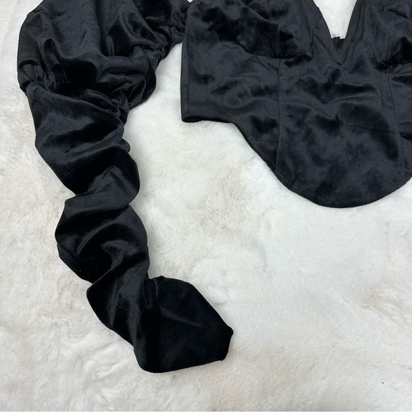 Pretty Little Thing Velvet Bandeau Ruched Top - Picture 7 of 13
